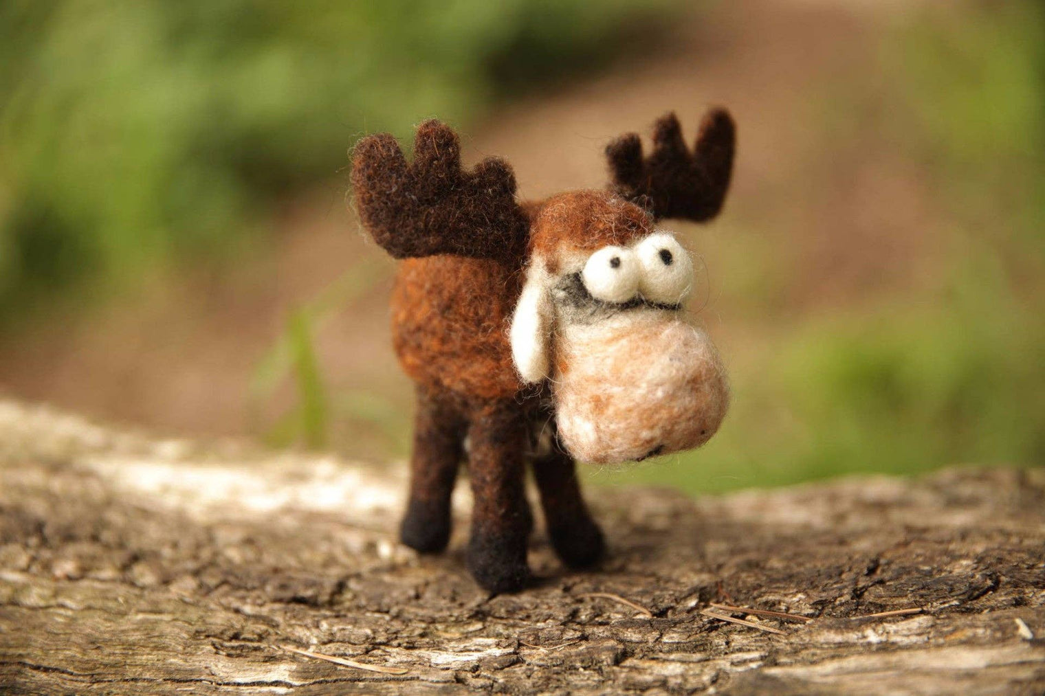 Woolbuddy DIY Needle Felting Kit, Moose – Beginner Woodland Animal Craft Set