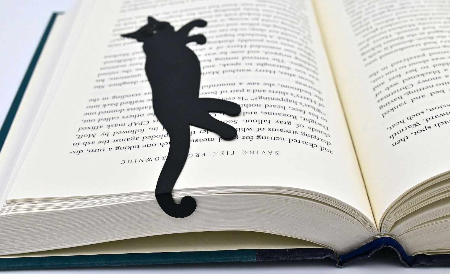 Curious Cat Hanging Metal Bookmark – Black Cat Book Page Marker Gift