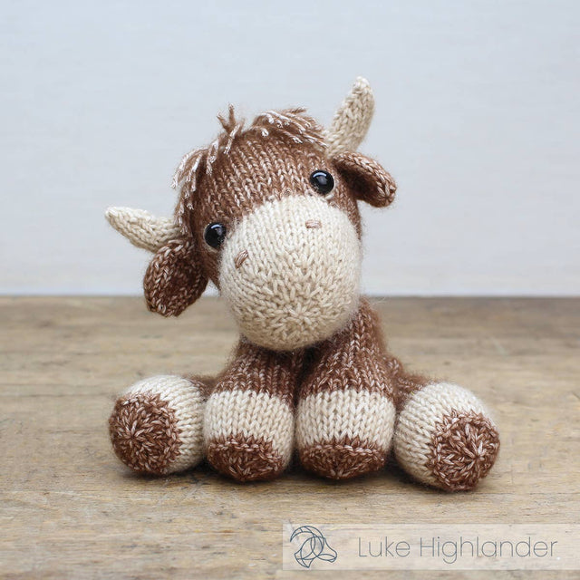 DIY Knitting Kit, Luke Highland Cow, Highland Cow Knitting Kit with Pattern, Yarn & Accessories, 2.5 mm Knitting Needles NOT Included