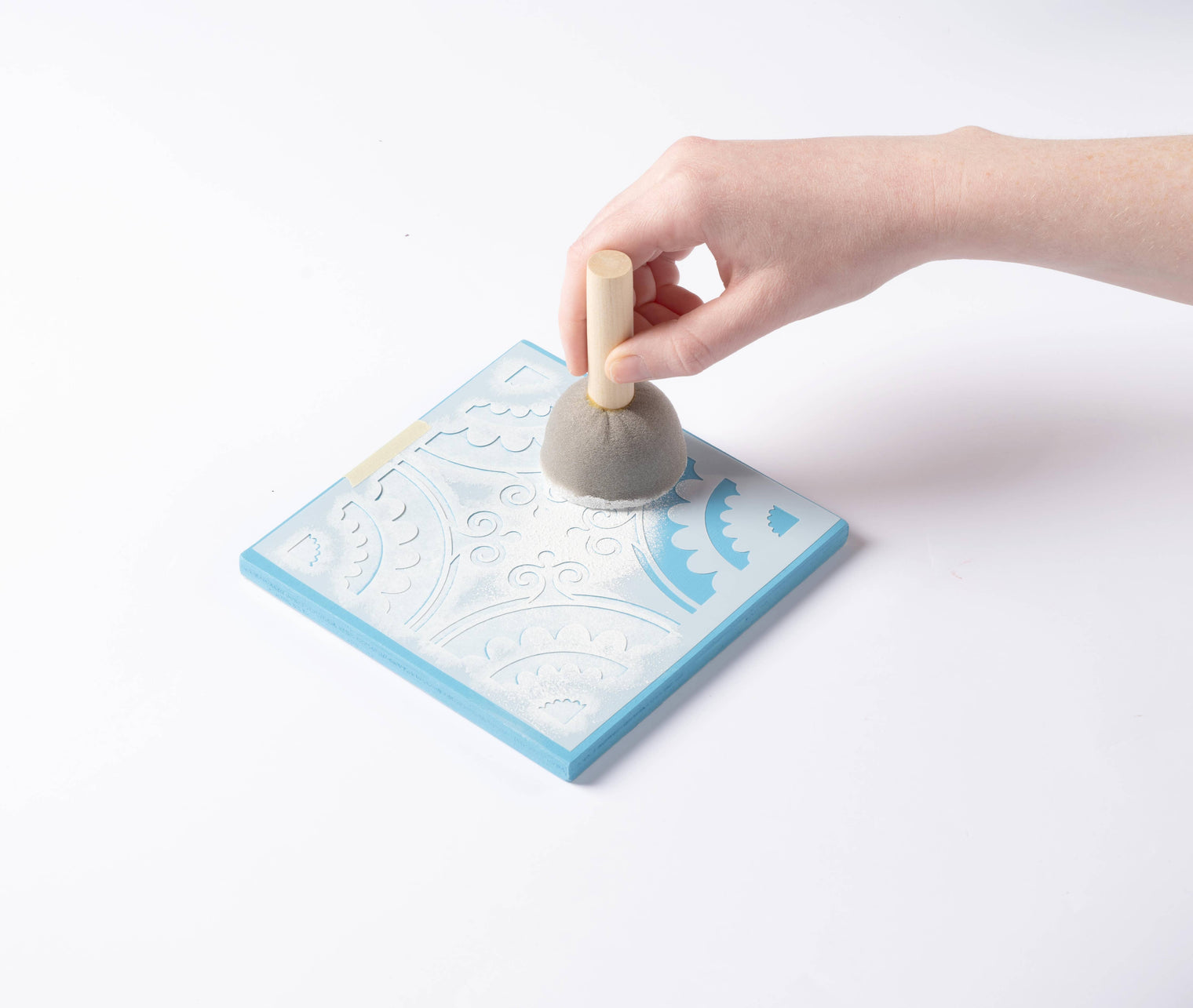 FolkArt Large Spouncer Stenciling Sponge – Foam Paint Applicator with Wooden Handle (1-3/4")