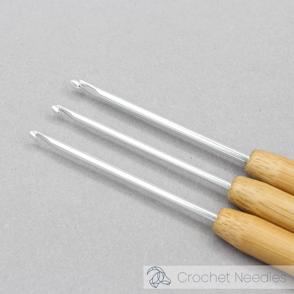 DIY Haberdashery - Aluminum Crochet Hook Set with Bamboo Handles, US Sizes 0, 1.5 & 2.5 (2.0 mm, 2.5 mm & 3.0 mm)