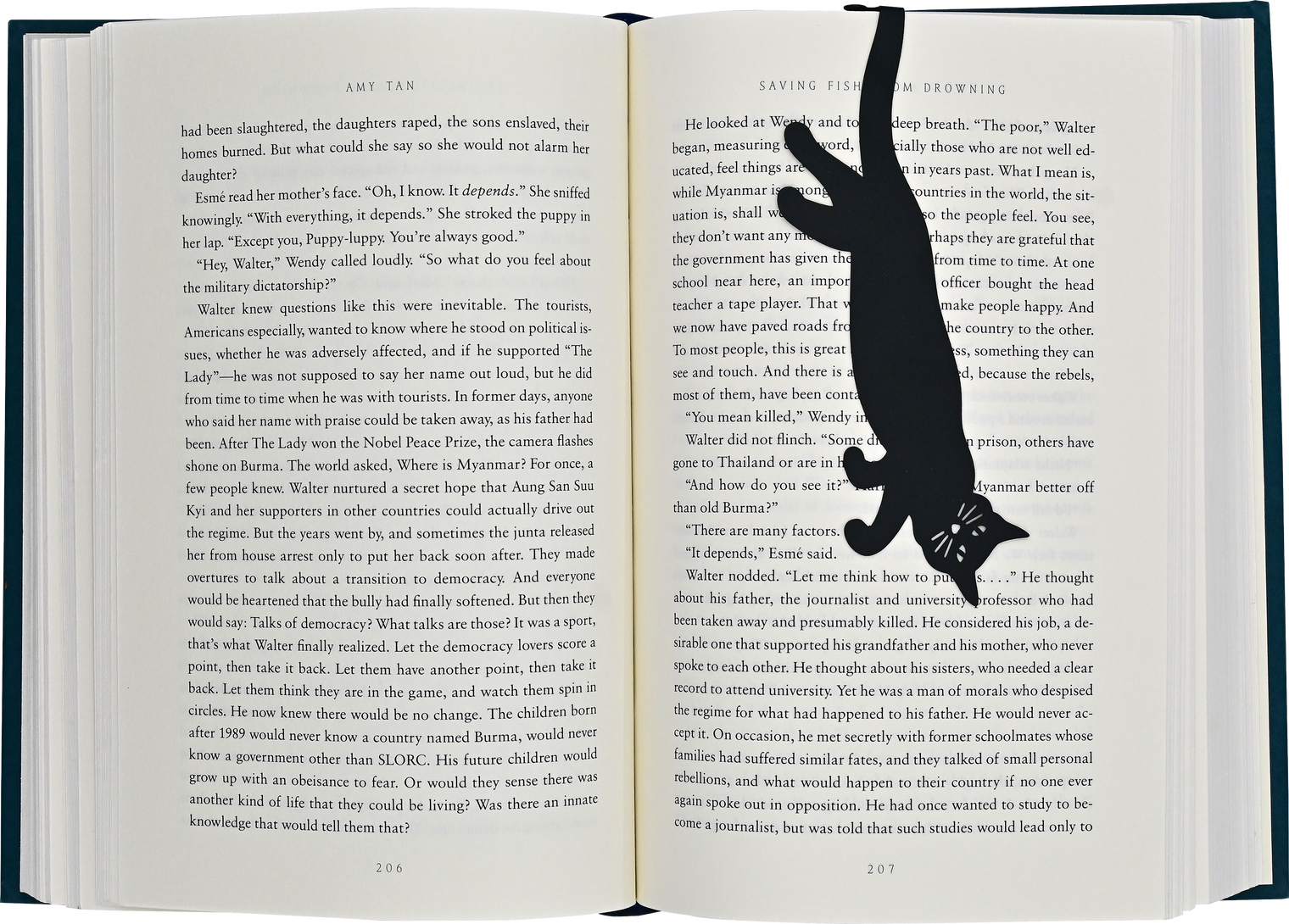 Curious Cat Hanging Metal Bookmark – Black Cat Book Page Marker Gift