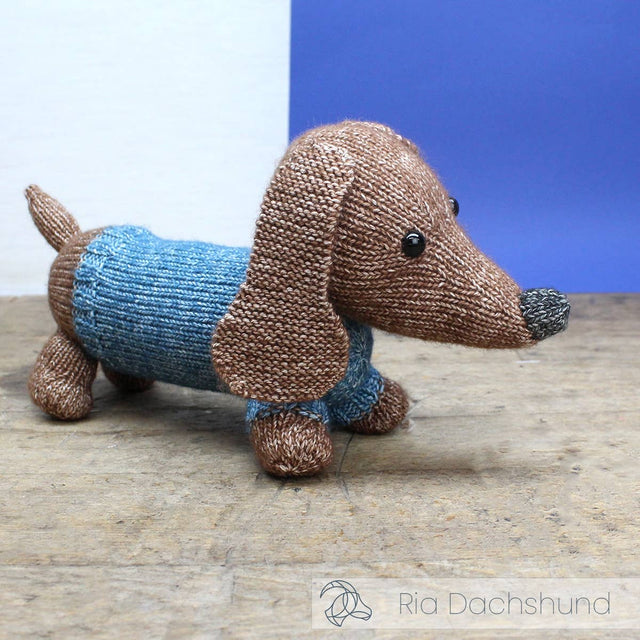 DIY Knitting Kit, Ria Dachshund – Dog Knitting Kit (30 cm Length)- 2.5 mm Knitting Needles NOT Included