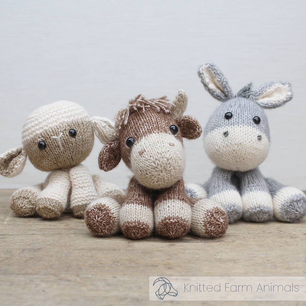 DIY Knitting Kit, Luke Highland Cow, Highland Cow Knitting Kit with Pattern, Yarn & Accessories, 2.5 mm Knitting Needles NOT Included